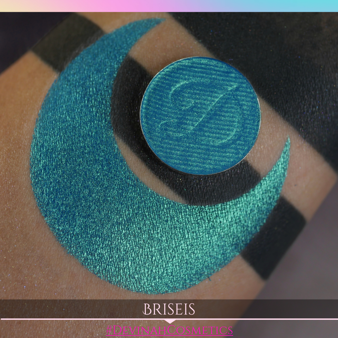 Blue peacock green shimmer eyeshadow