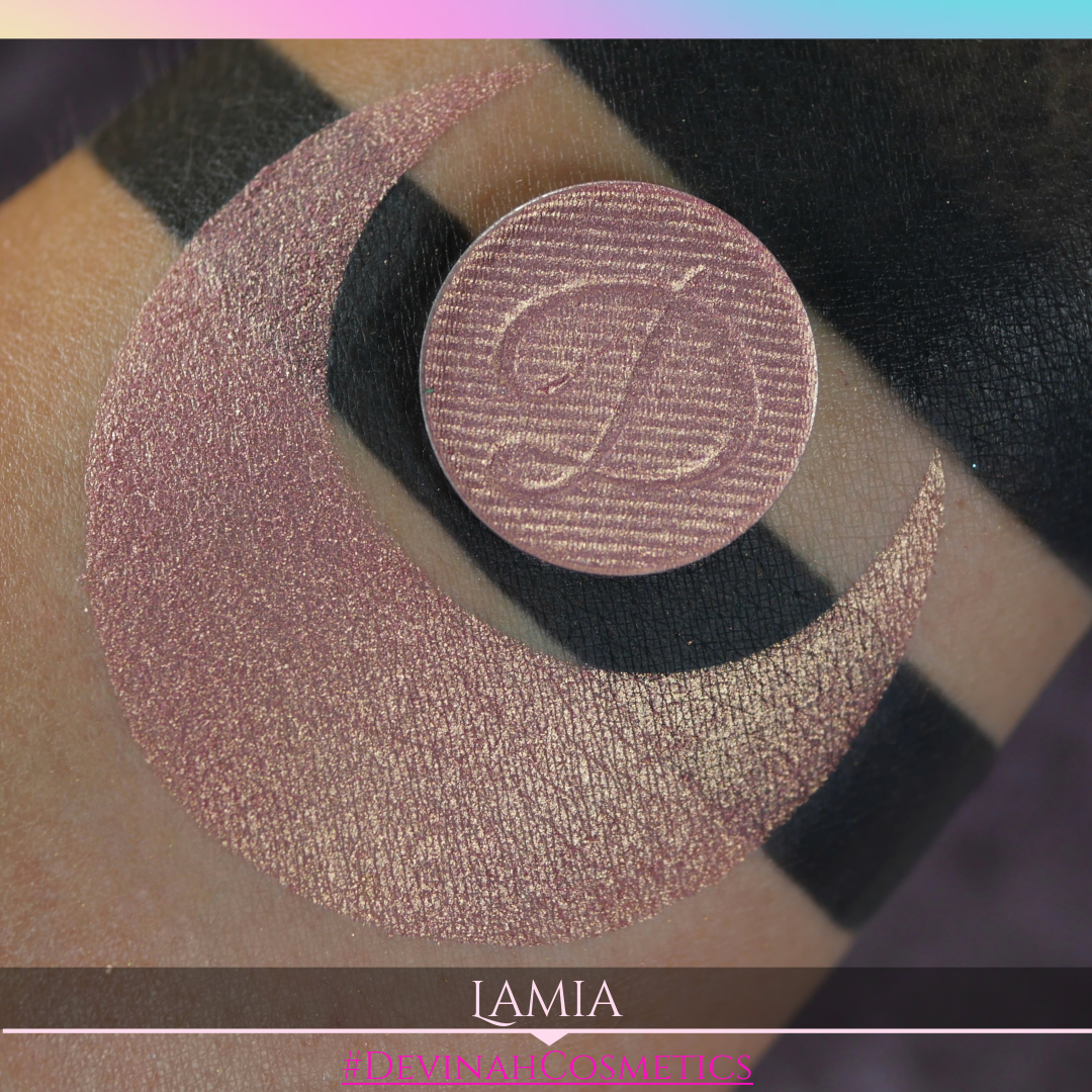 Golden red shimmer eyeshadow