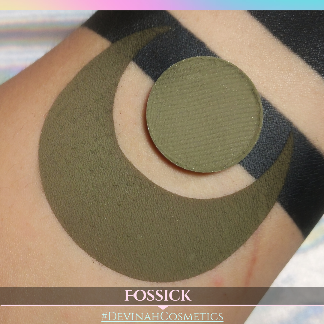 Dirty olive green matte eyeshadow