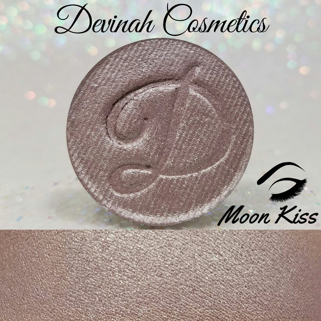 MOON KISS Face and Body Highlighter