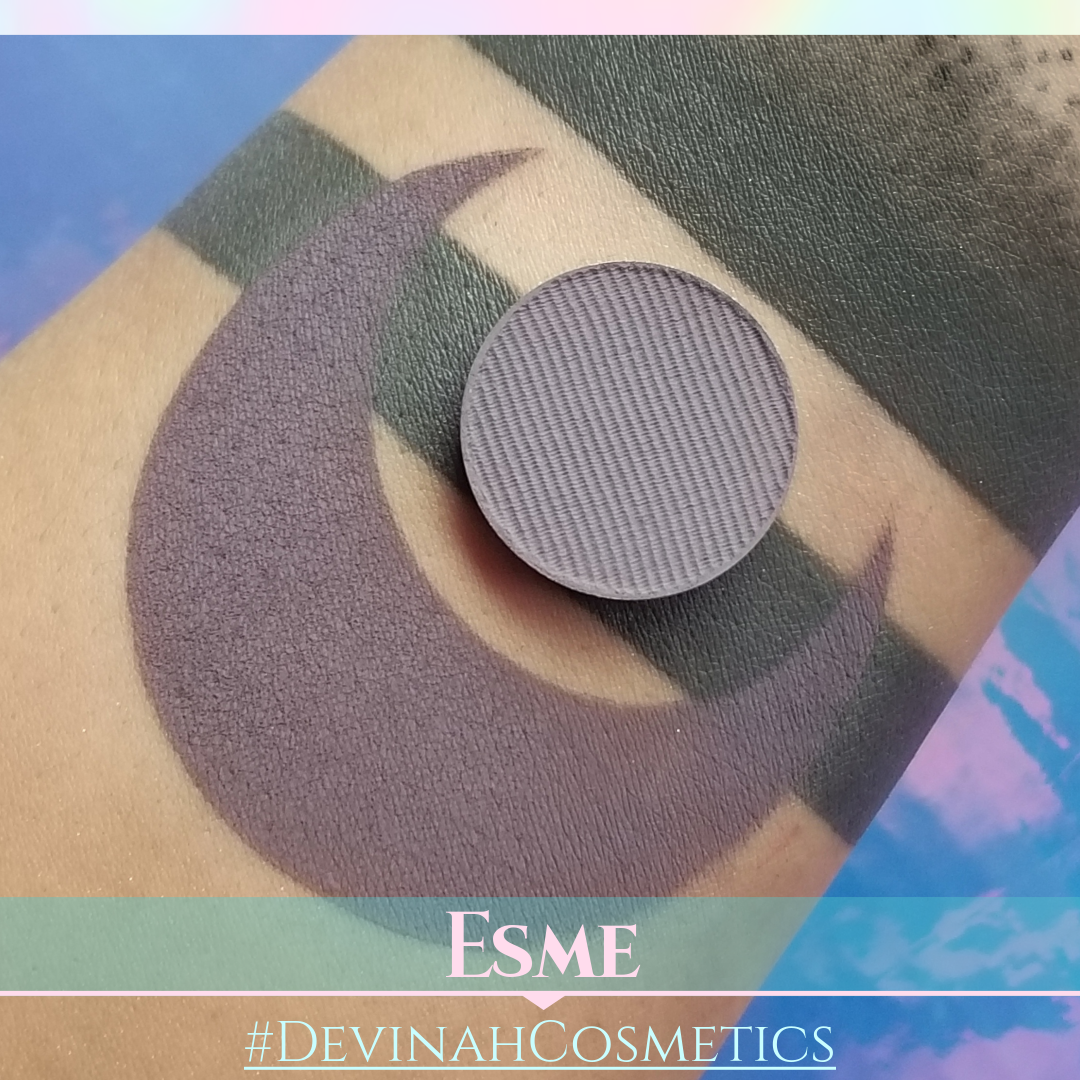 Dusty nude matte eyeshadow