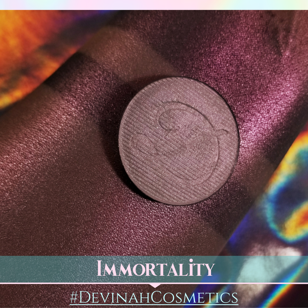 IMMORTALITY Iridescent Face and Body Highlighter