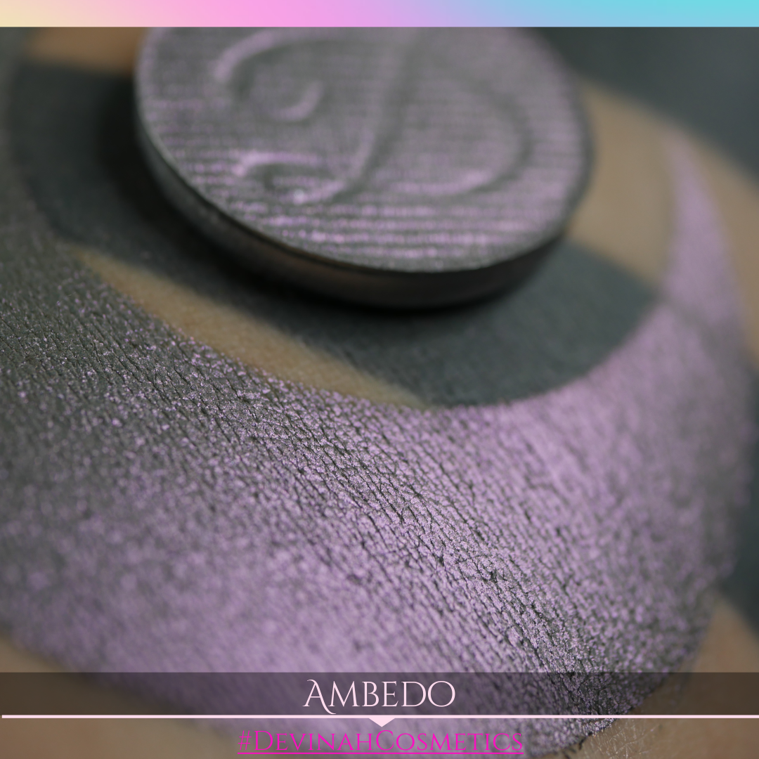 Pink dipped plum shimmer eyeshadow