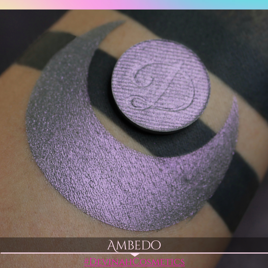 Pink dipped plum shimmer eyeshadow
