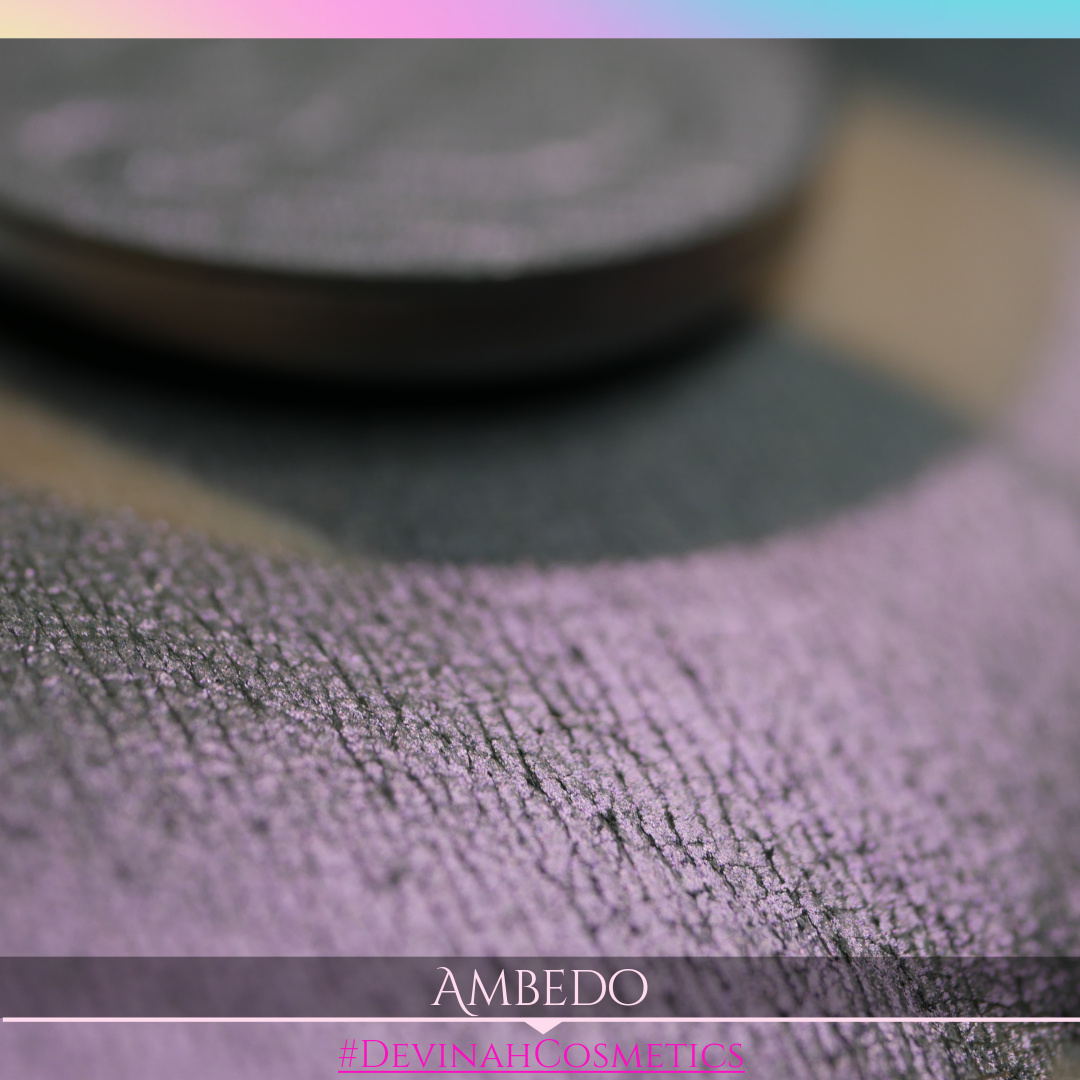 Pink dipped plum shimmer eyeshadow