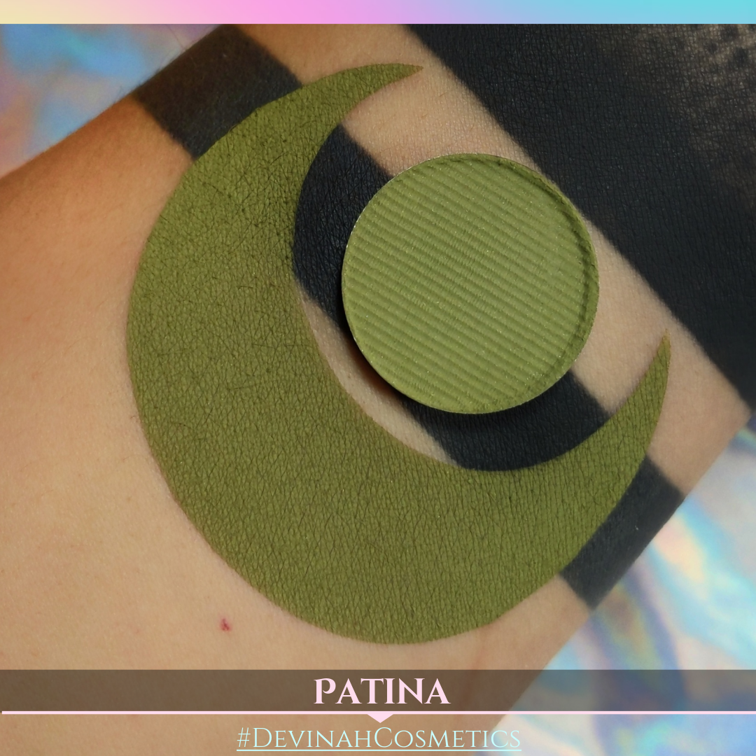 Rusty matte vintage green eyeshadow